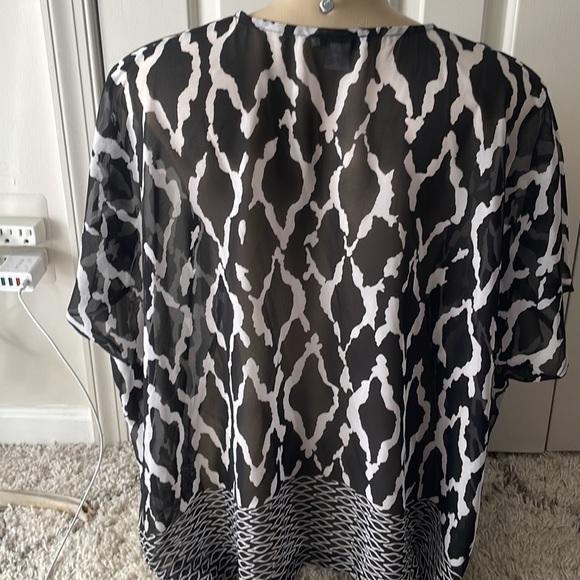 BAR III BLACK WHITE SHEER KIMONO TOP. NWOT. SIZE SMALL. MED - Picture 6 of 8